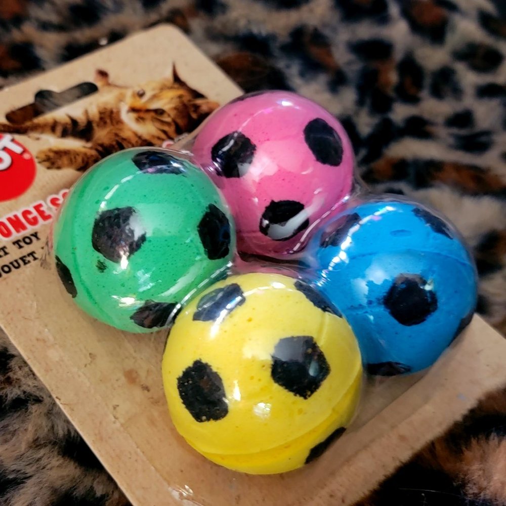 Cat Toy Soccer Balls 4 count New!